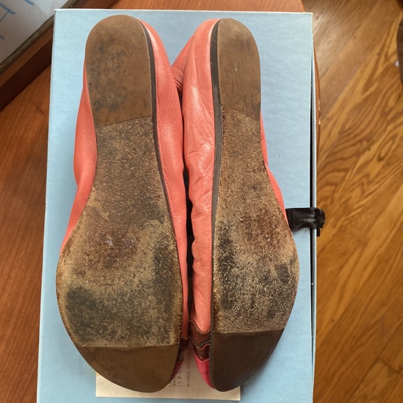 Lanvin Ballet with Scallop Detail - Picture 2 of 9